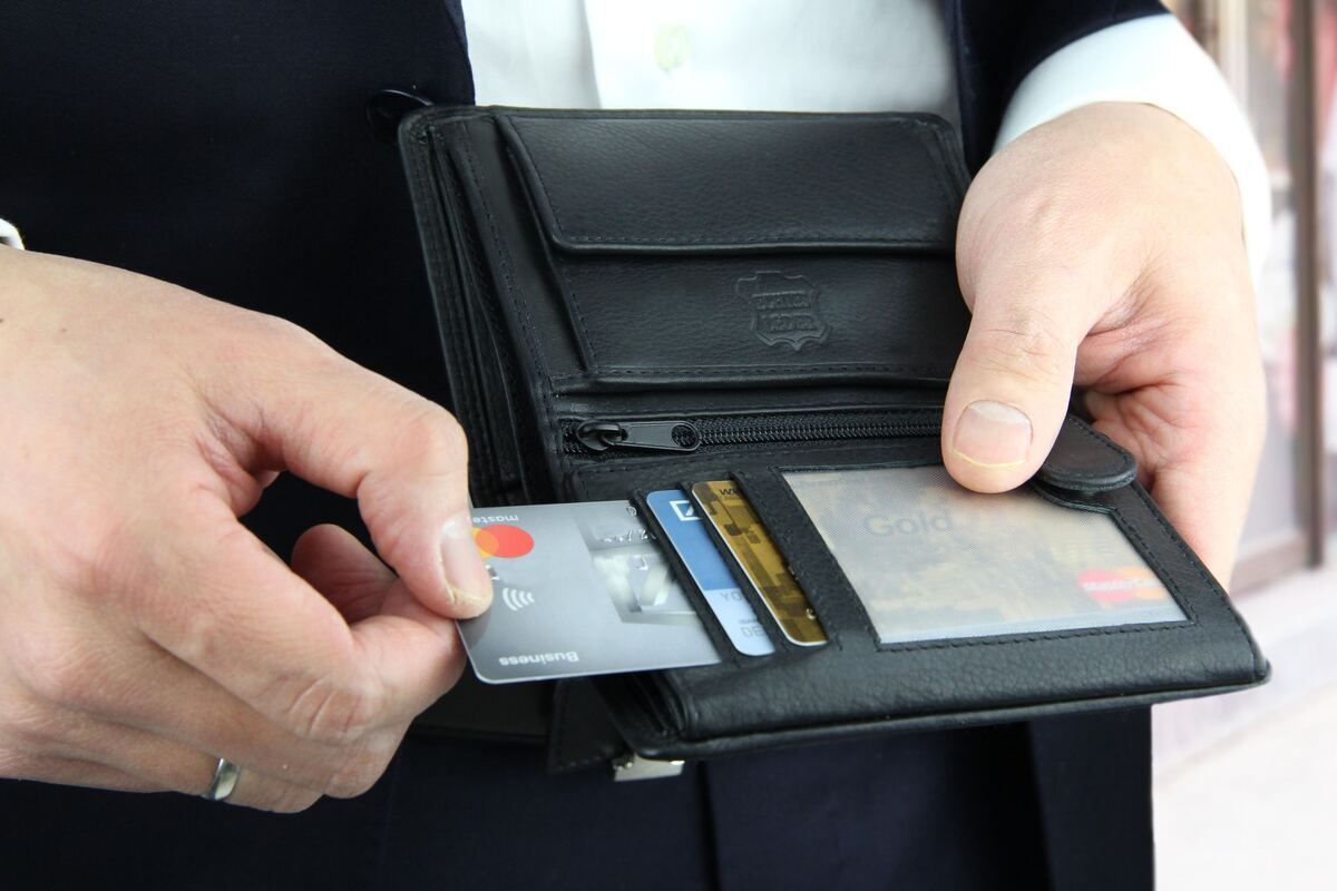 Herren-Geldbörse aus Nappaleder im Hochformat mit RFID-Schutz – Bild 4